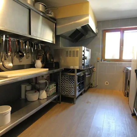 Ecogite Saint-prayel A Moyenmoutier, De Groupe Avec Piscine, Sauna, Jeux