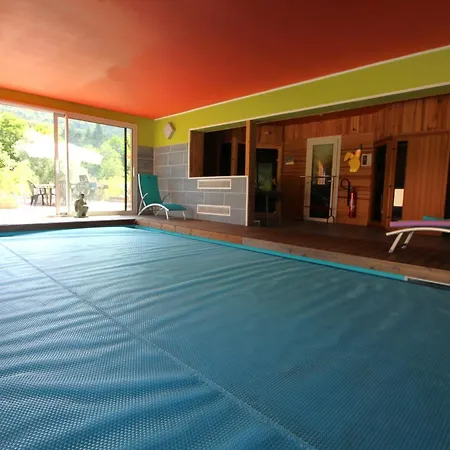 Ecogite Saint-prayel A Moyenmoutier, De Groupe Avec Piscine, Sauna, Jeux