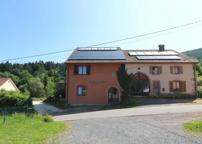 Ecogite Saint-prayel A Moyenmoutier, De Groupe Avec Piscine, Sauna, Jeux *