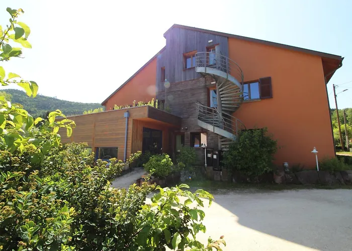 Ecogite Saint-prayel A Moyenmoutier, De Groupe Avec Piscine, Sauna, Jeux *